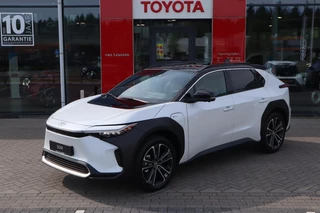 Hoofdafbeelding Toyota bZ4X Toyota bZ4X Premium 71 kWh APPLE/ANDROID NIEUW&UIT VOORRAAD LEVERBAAR! 3-FASE PANODAK LEDER STOELVERW/KOELING STUURVERW NAVI 360-CAMERA APPLE/ANDROID AD-CRUISE WARMTEPOMP