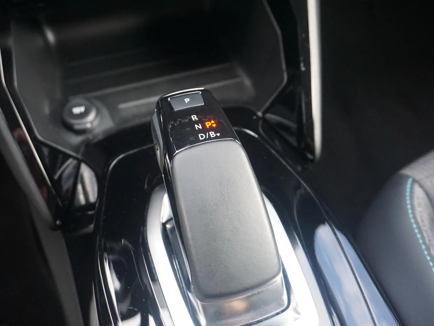 Hoofdafbeelding Peugeot e-208