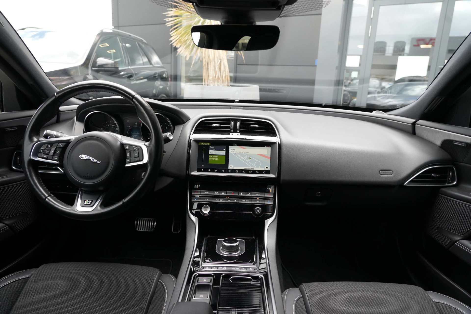 Hoofdafbeelding Jaguar XE