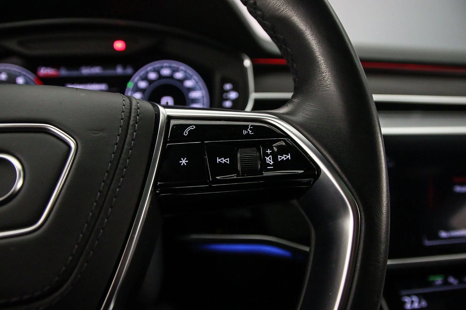 Hoofdafbeelding Audi A8