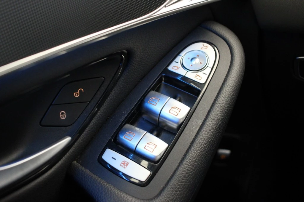 Hoofdafbeelding Mercedes-Benz EQC