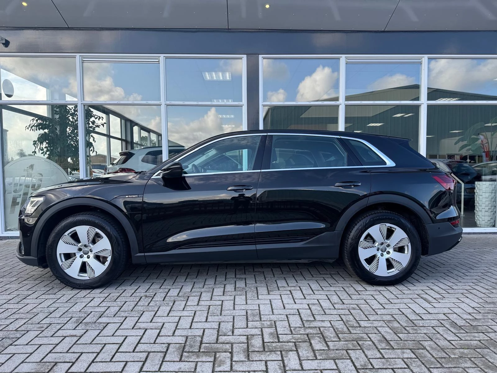 Hoofdafbeelding Audi e-tron