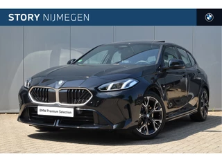 BMW 1 Serie 120 M Sport Automaat / Panoramadak / Achteruitrijcamera / Sportstoelen / M Adaptief onderstel / Parking Assistant