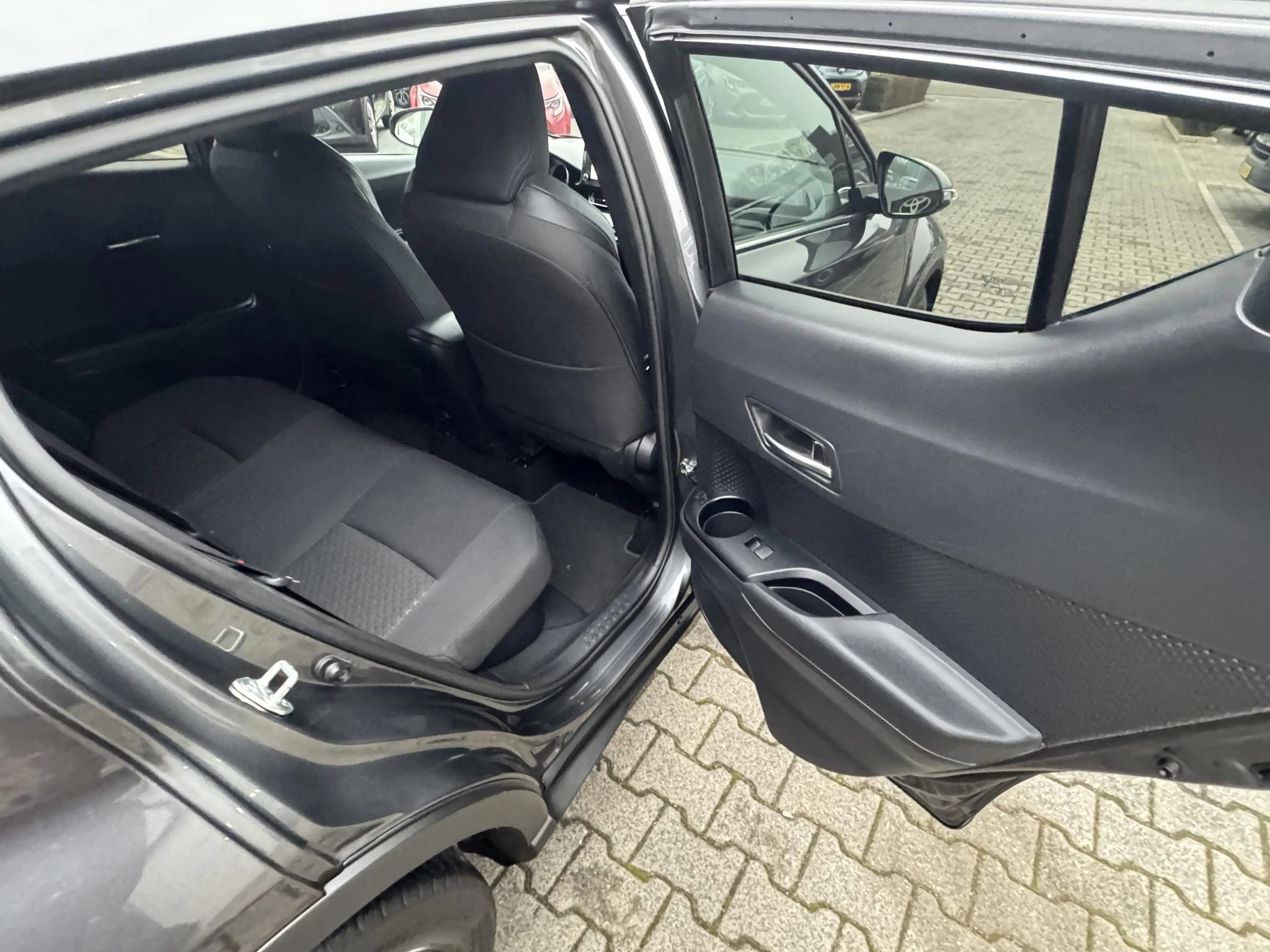 Hoofdafbeelding Toyota C-HR