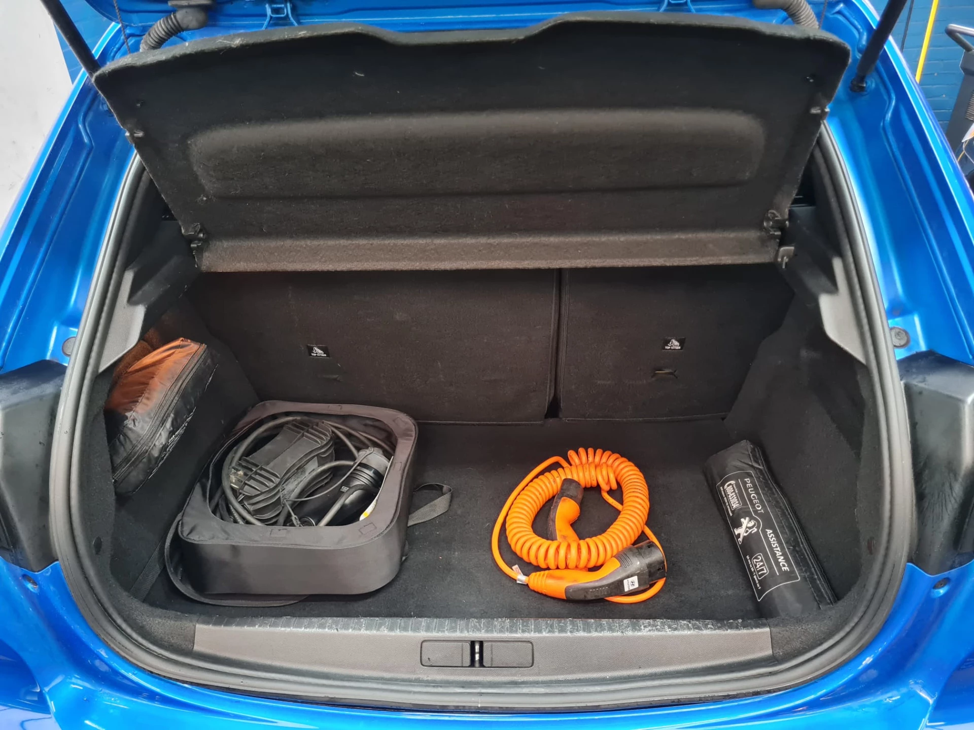 Hoofdafbeelding Peugeot e-208