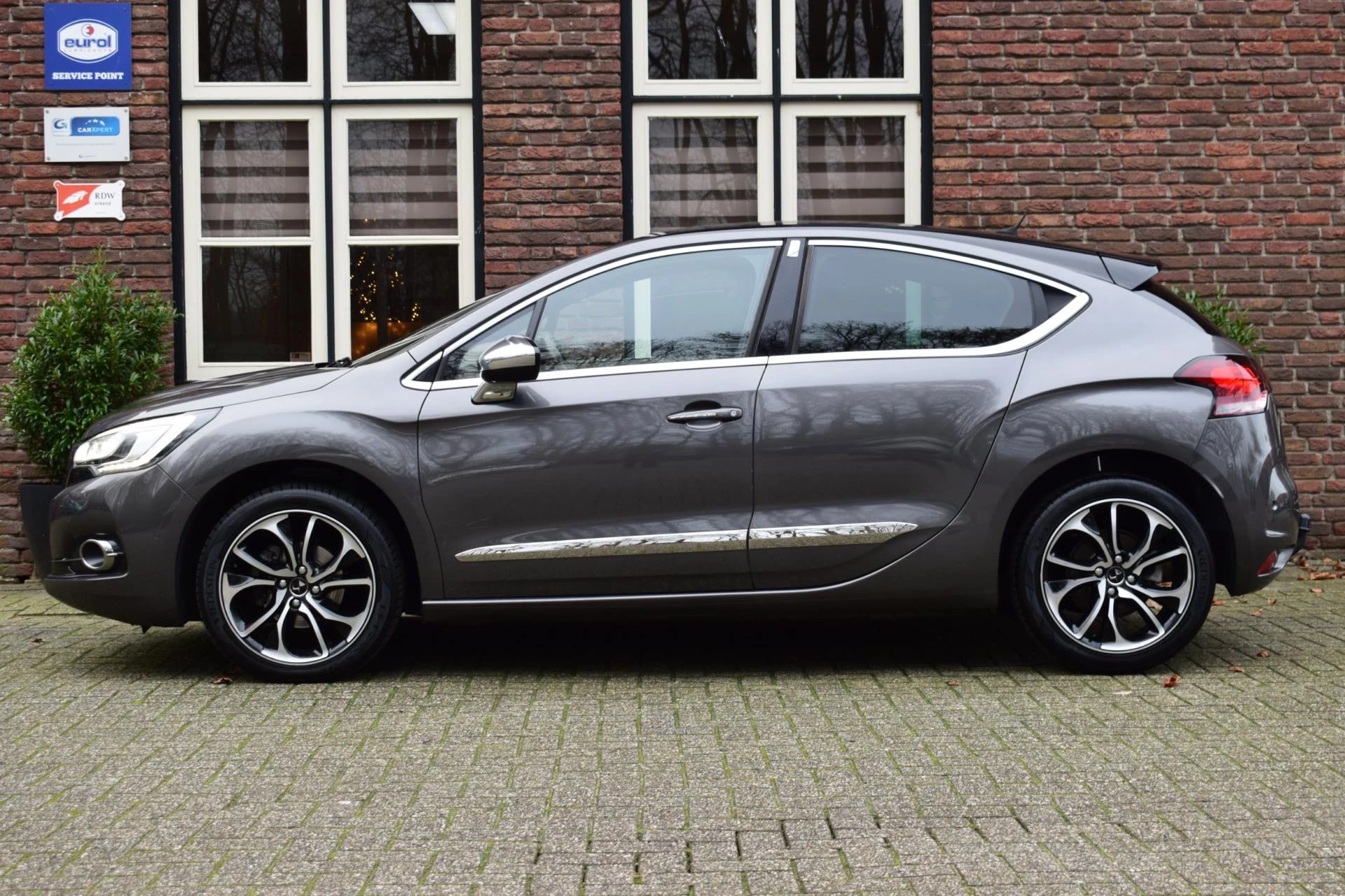 Hoofdafbeelding DS DS 4