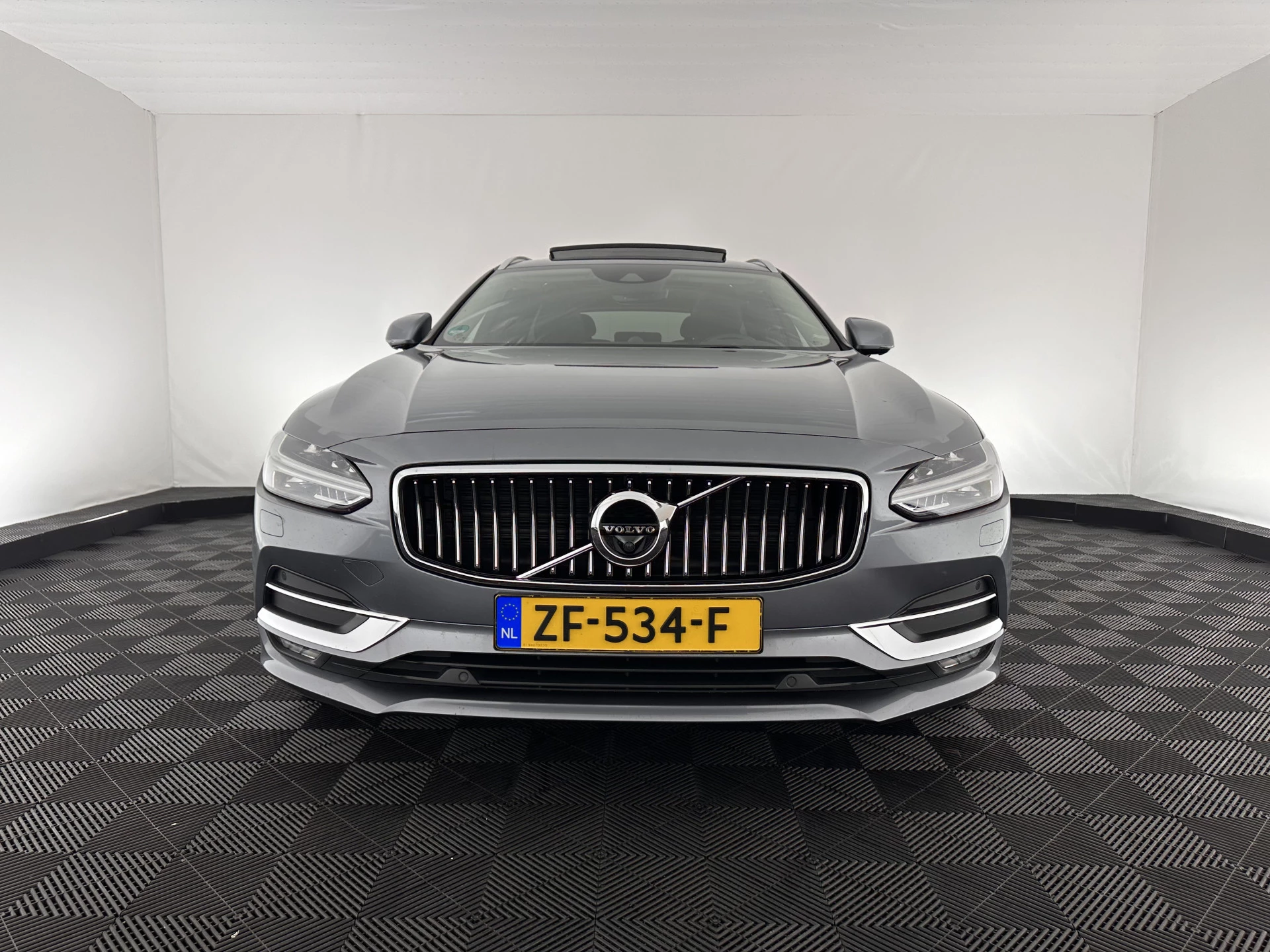 Hoofdafbeelding Volvo V90