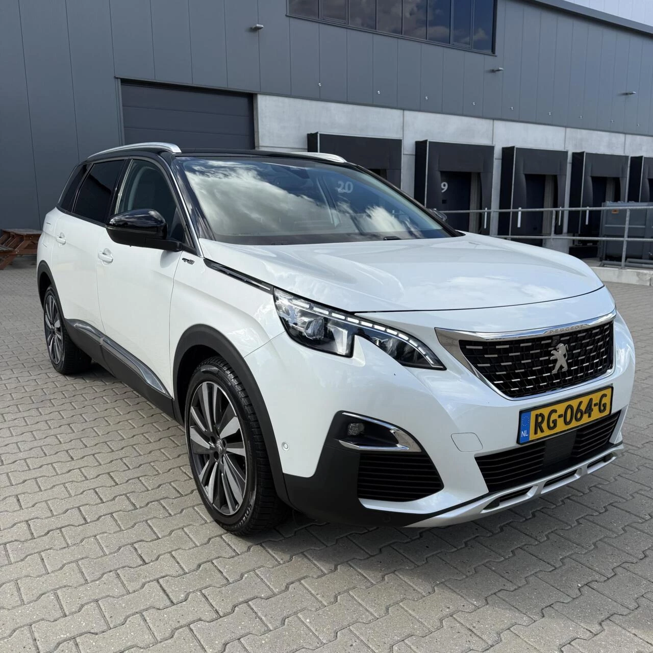Hoofdafbeelding Peugeot 5008
