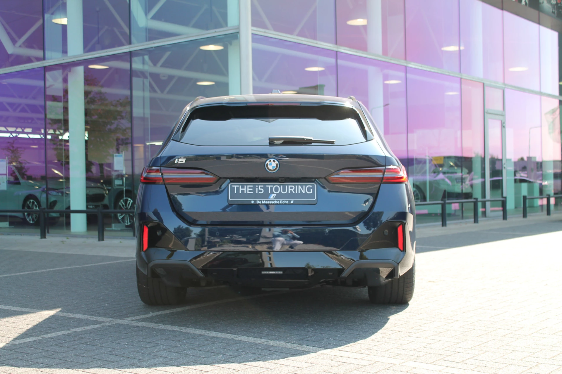 Hoofdafbeelding BMW i5