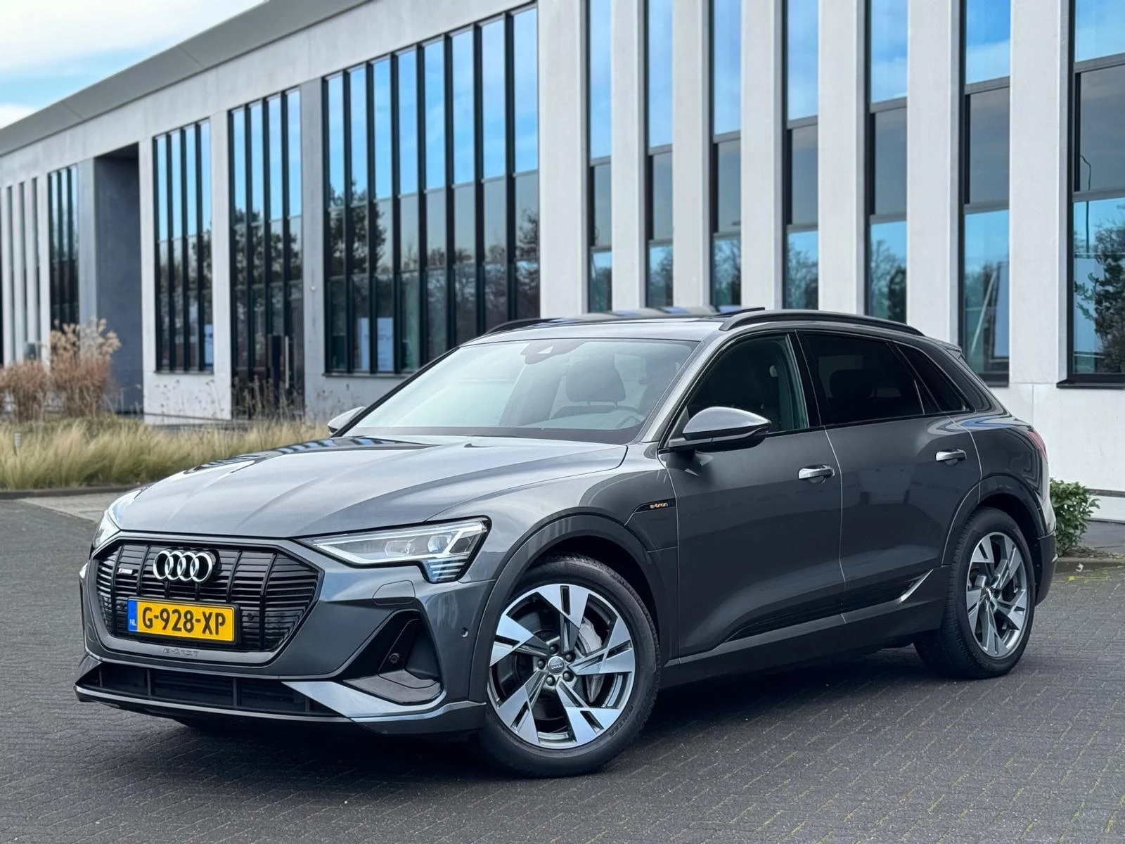 Hoofdafbeelding Audi e-tron