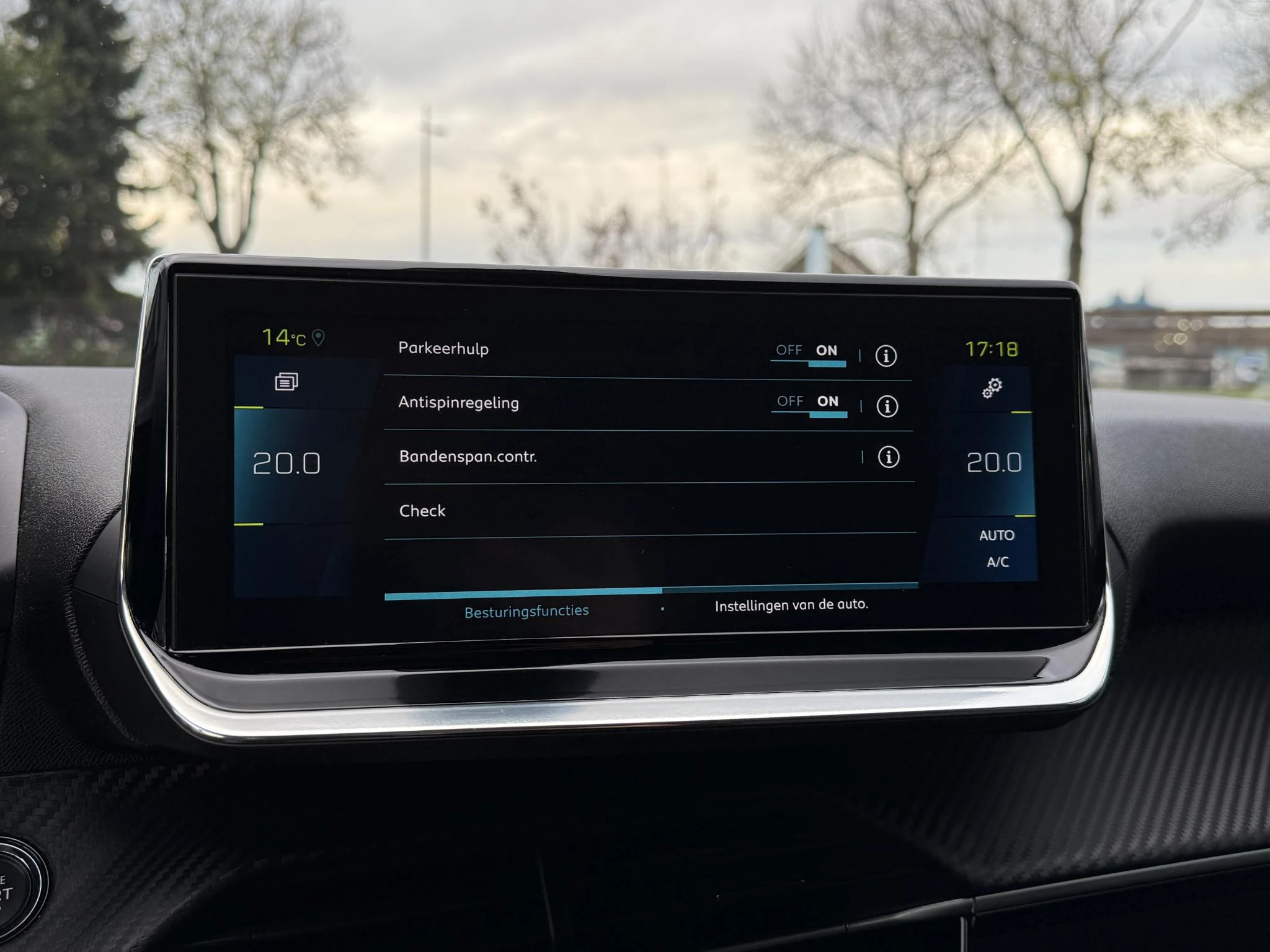 Hoofdafbeelding Peugeot e-208