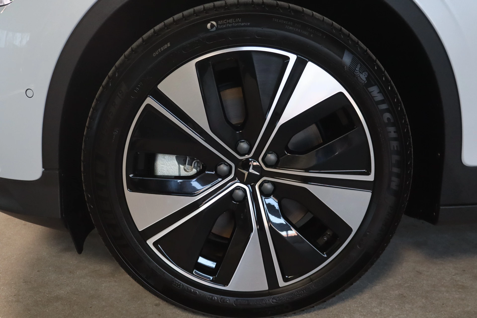 Hoofdafbeelding Polestar 2