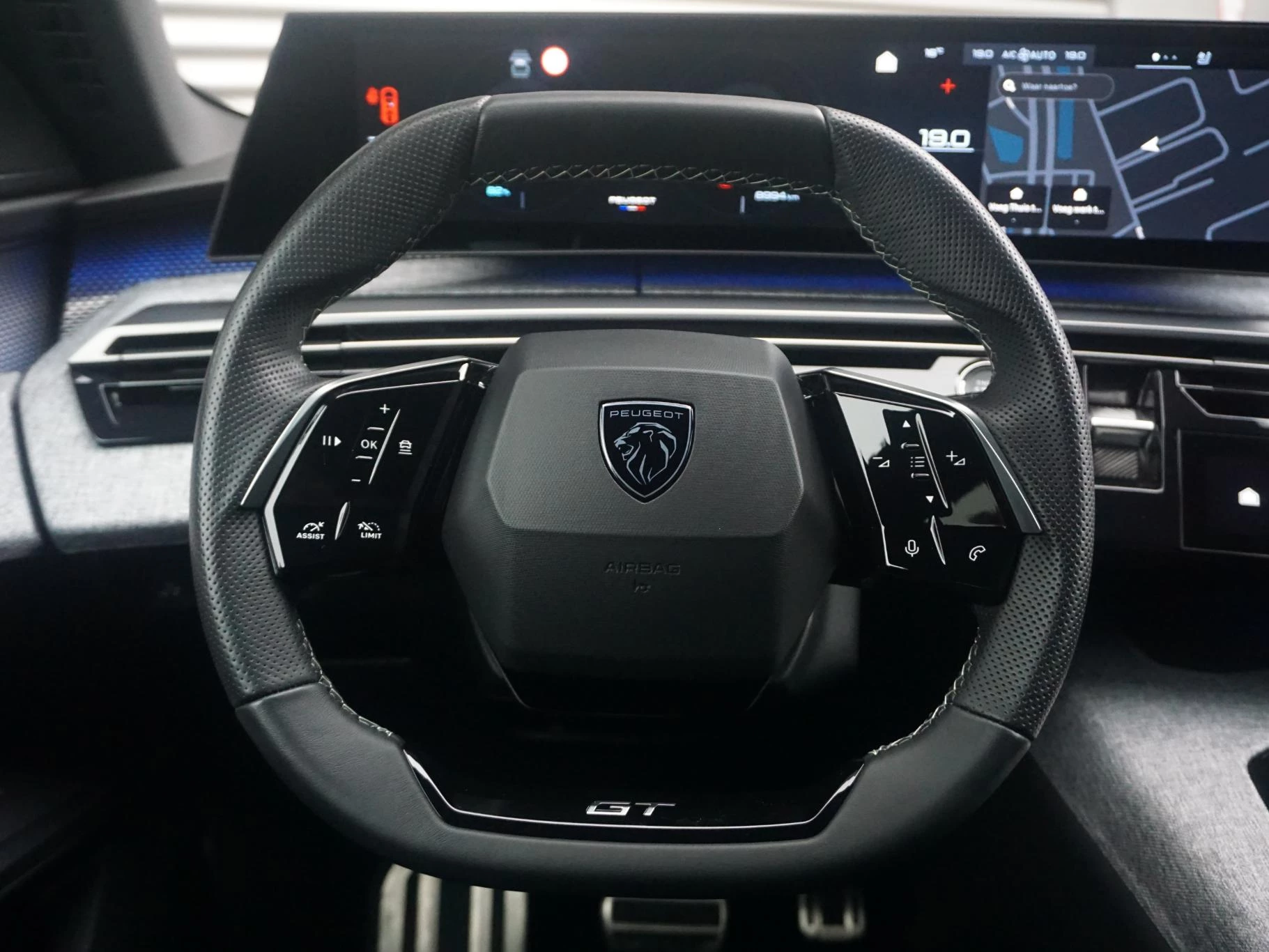 Hoofdafbeelding Peugeot e-3008