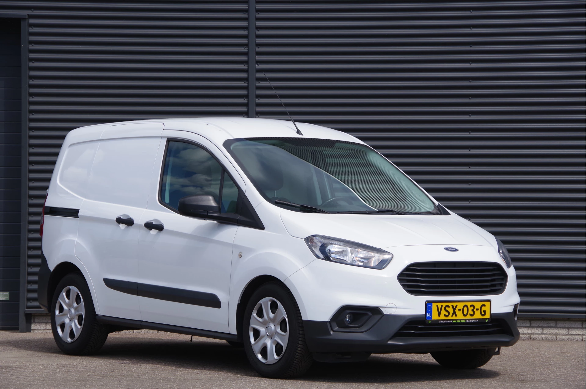 Hoofdafbeelding Ford Transit Courier