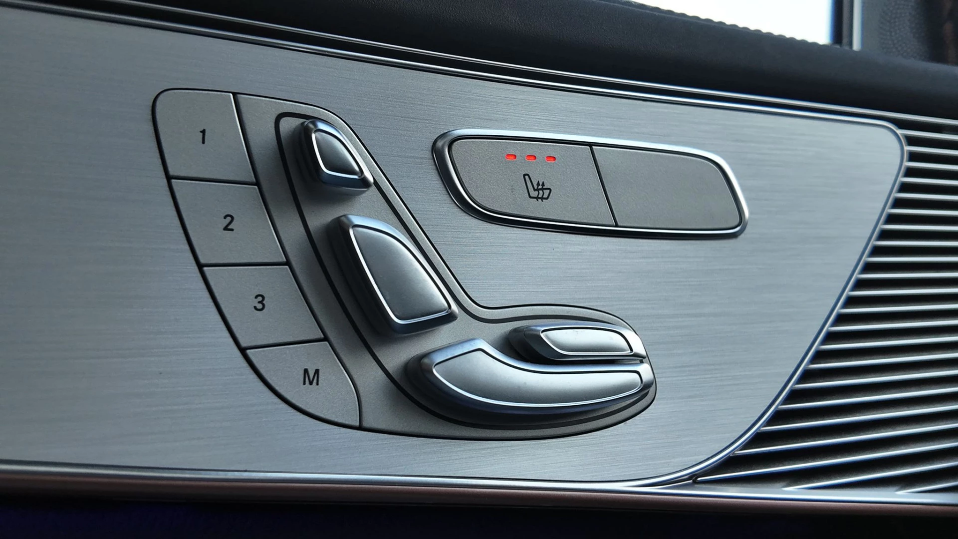 Hoofdafbeelding Mercedes-Benz EQC