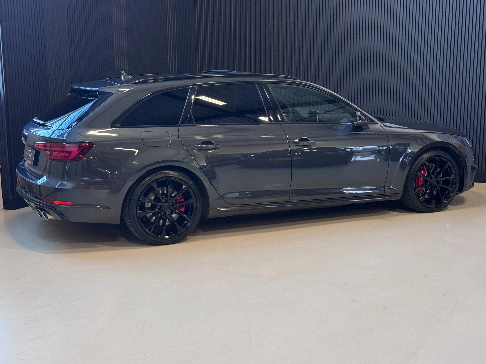 Hoofdafbeelding Audi S4