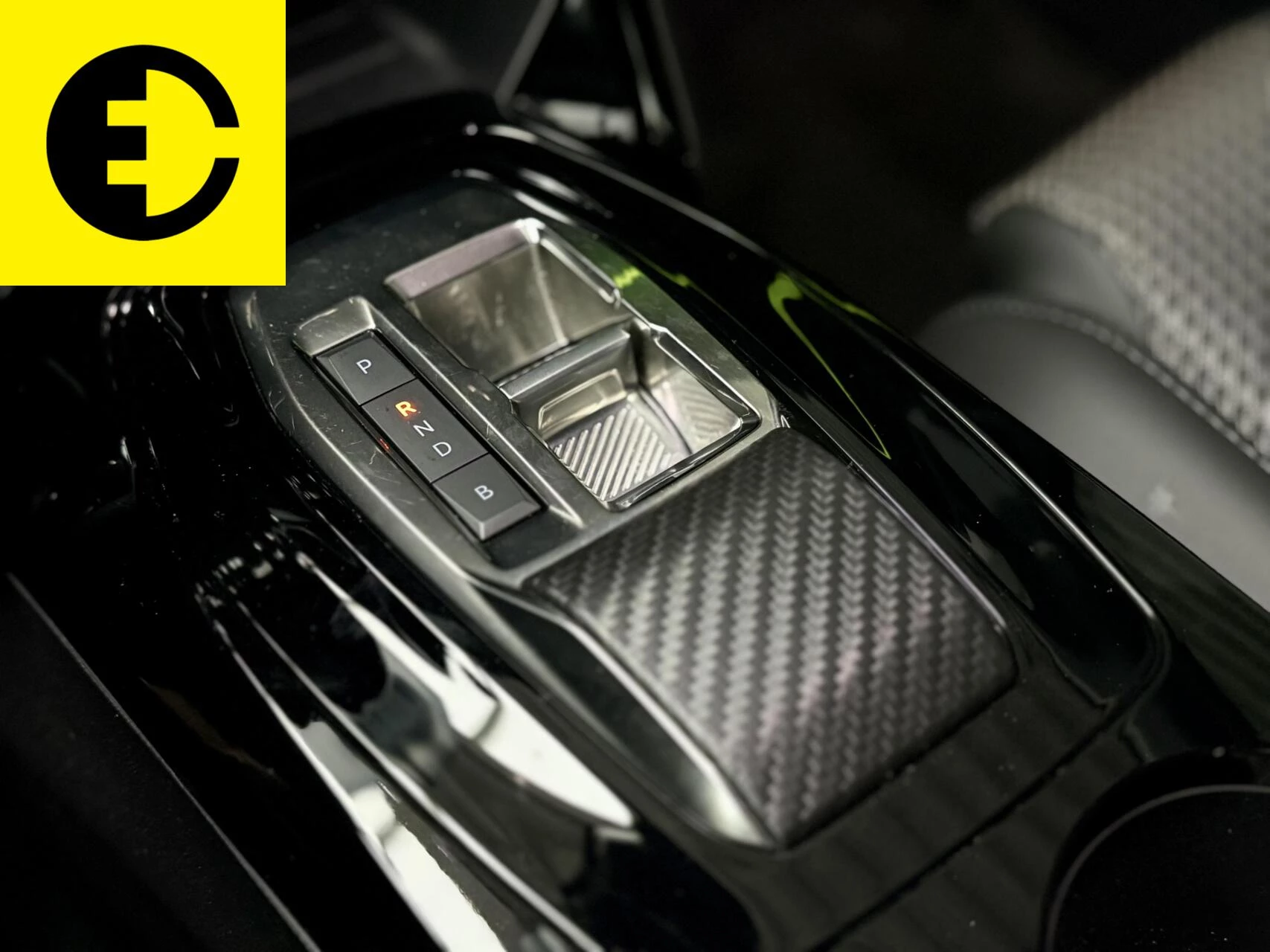 Hoofdafbeelding Peugeot e-208