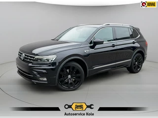 Hoofdafbeelding Volkswagen Tiguan Allspace Volkswagen Tiguan Allspace 1.5 TSI R-Line * Trekhaak * Camera * Virtual Cockpit * Stoelverwarming *