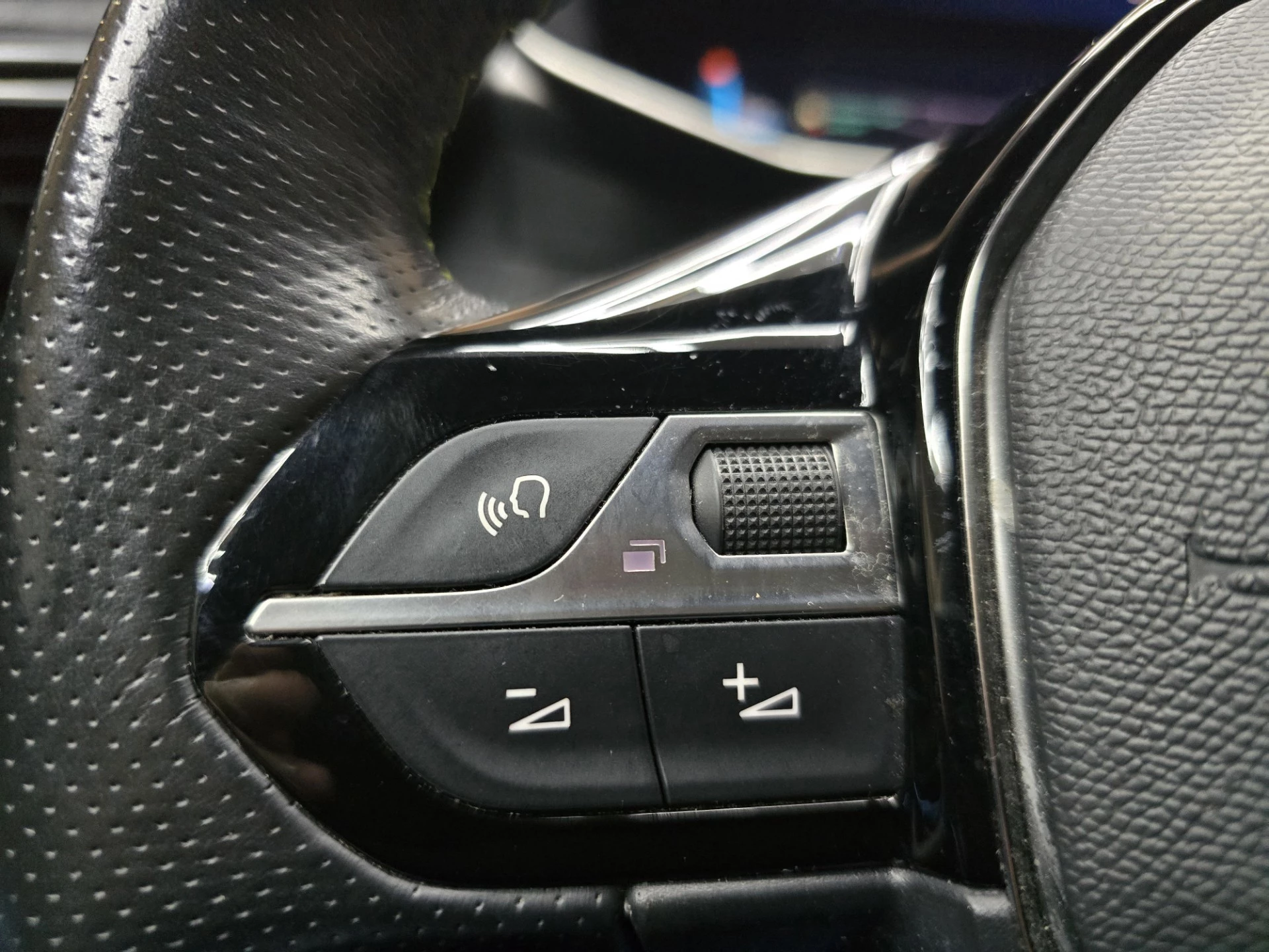 Hoofdafbeelding Peugeot e-2008