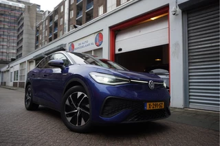 Hoofdafbeelding Volkswagen ID.5 Volkswagen ID.5 Pro 77 kWh | 94%SOH | Panoramadak | MATRIX | Leer | 360 camera | Adaptieve cruise + lane departure met stuurcorrectie | Dakspoiler | Apple Carplay | Key Less Entry/ Go | Sfeerverlichting