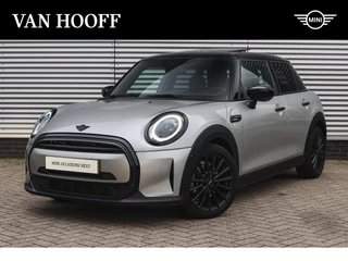 MINI Cooper Hatchback Classic Automaat / Panoramadak / Sportstoelen / Achteruitrijcamera / Comfort Access / LED / Park Assistant / Stoelverwarming