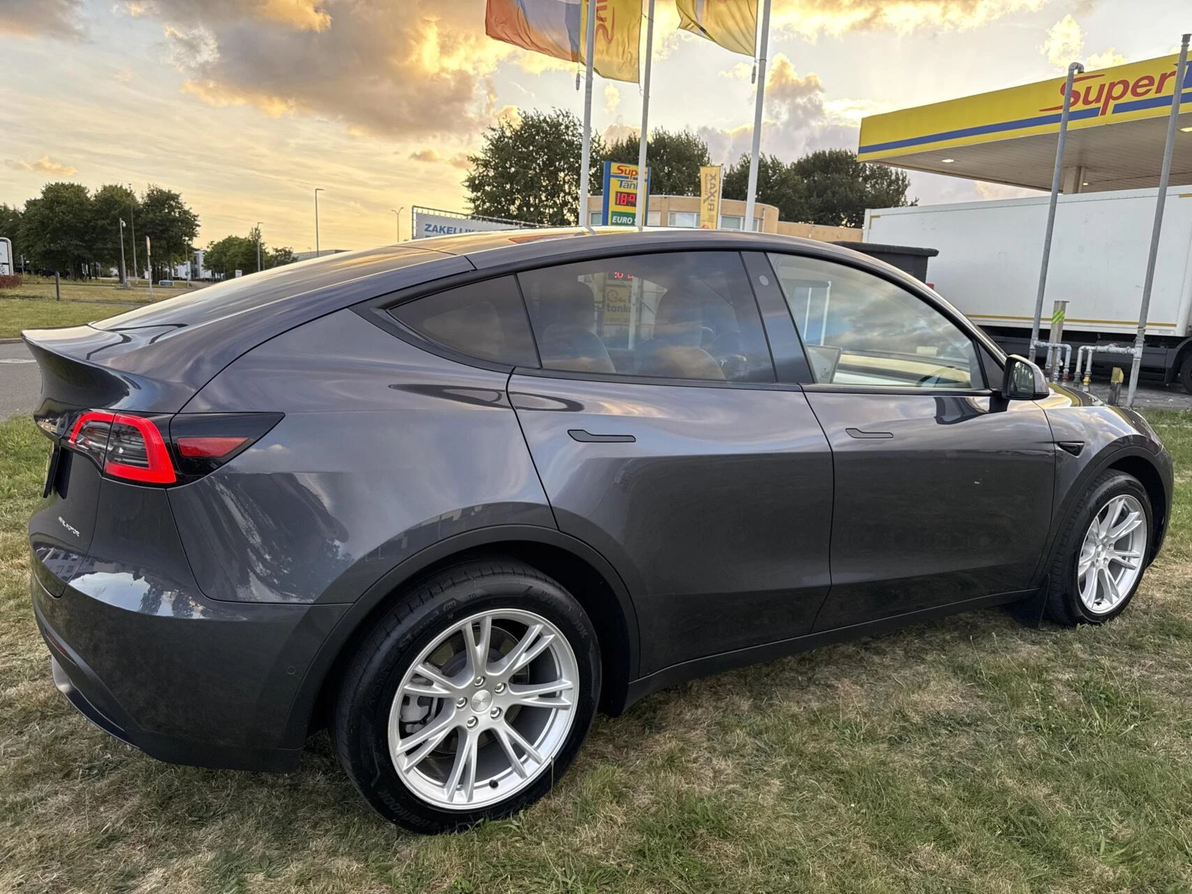 Hoofdafbeelding Tesla Model Y