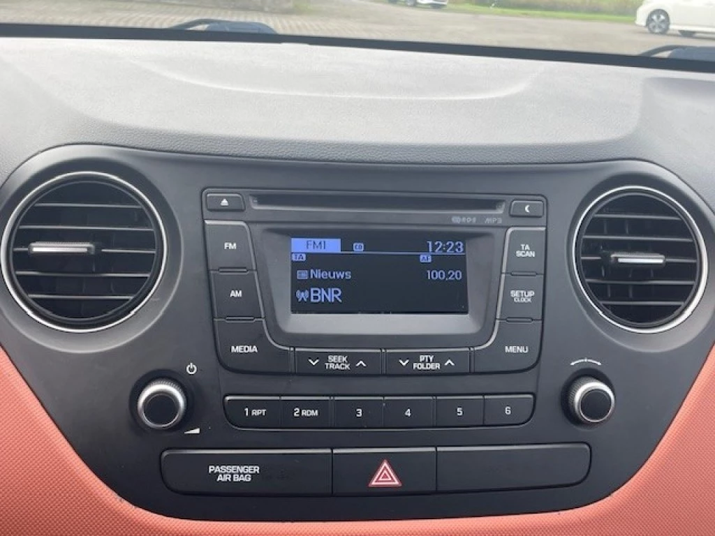 Hoofdafbeelding Hyundai i10