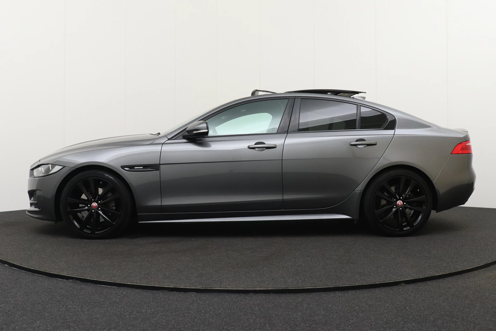 Hoofdafbeelding Jaguar XE