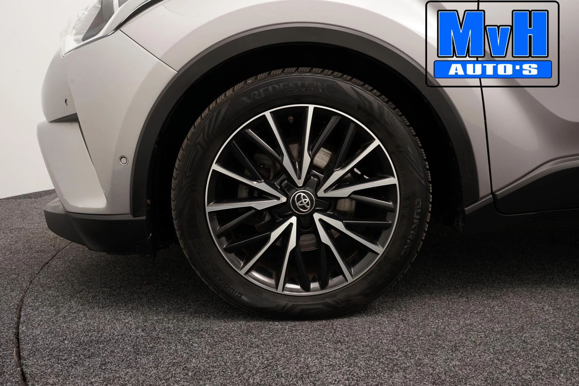 Hoofdafbeelding Toyota C-HR