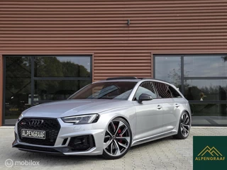 Hoofdafbeelding Audi RS4 Audi RS 4 Avant 2.9 TFSI RS 4 quattro KW V3|Pano|Keyless|B&O|Massage|Kleppen uitlaatsyteem|Dealeronderhouden|