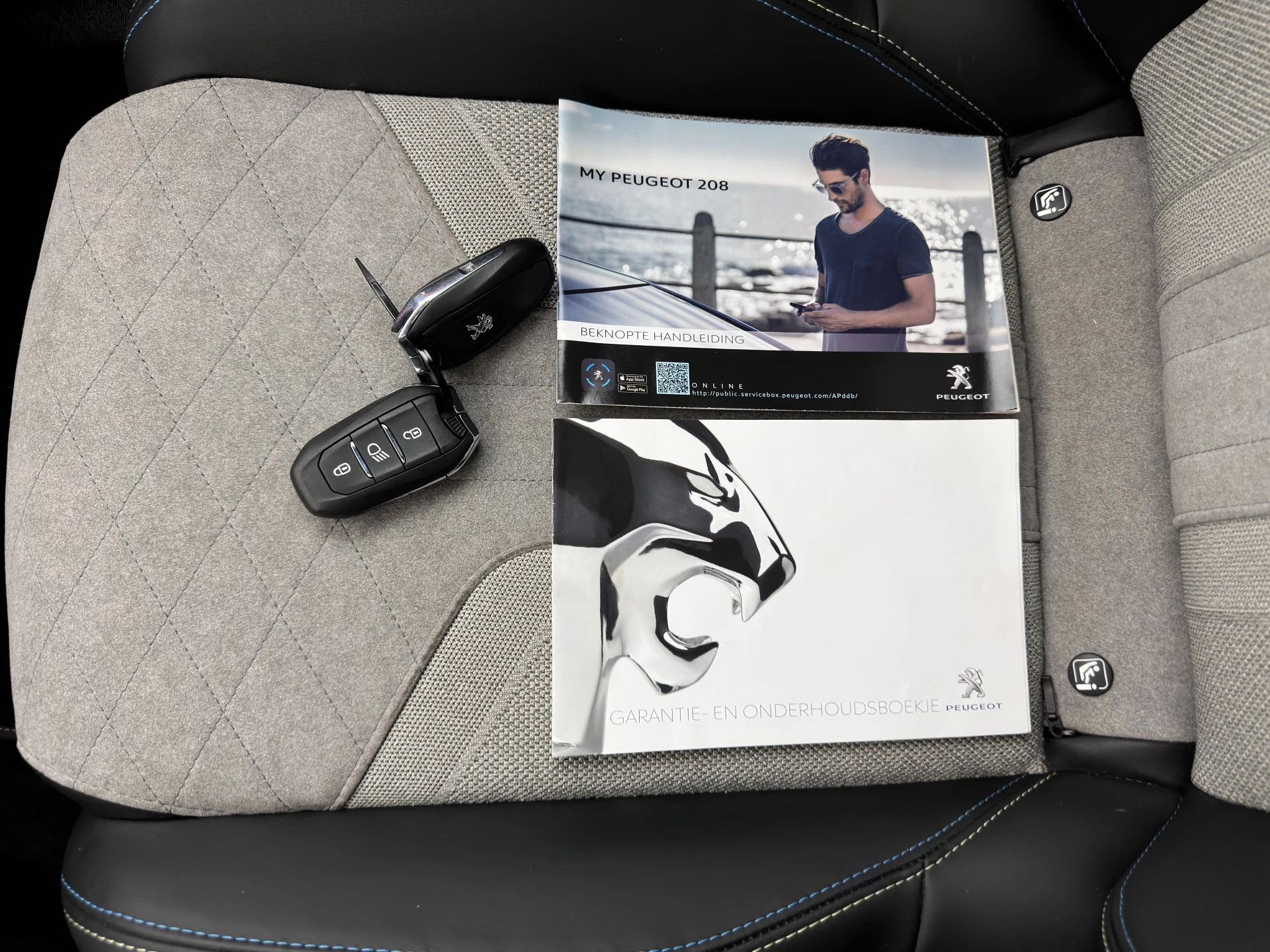 Hoofdafbeelding Peugeot e-208