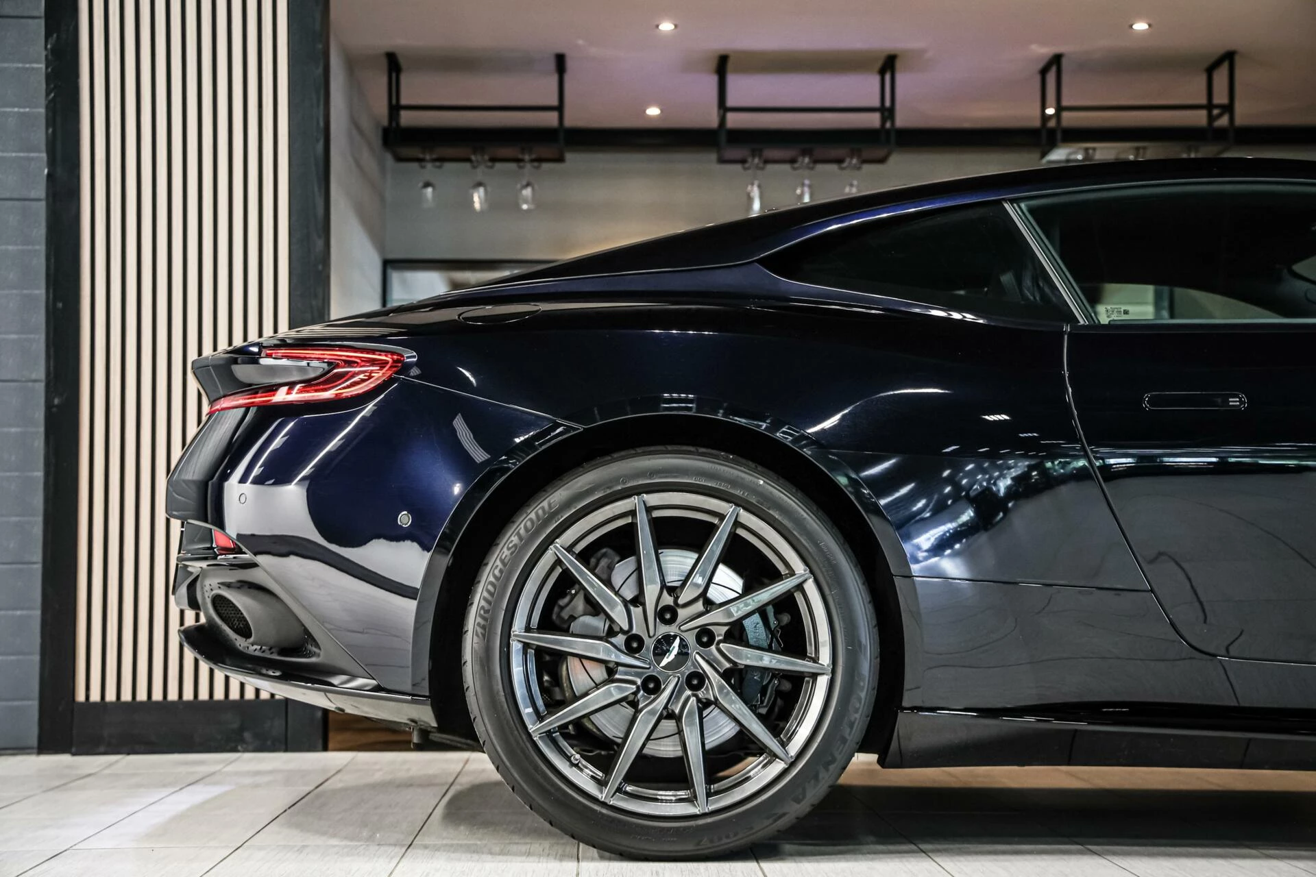 Hoofdafbeelding Aston Martin DB11