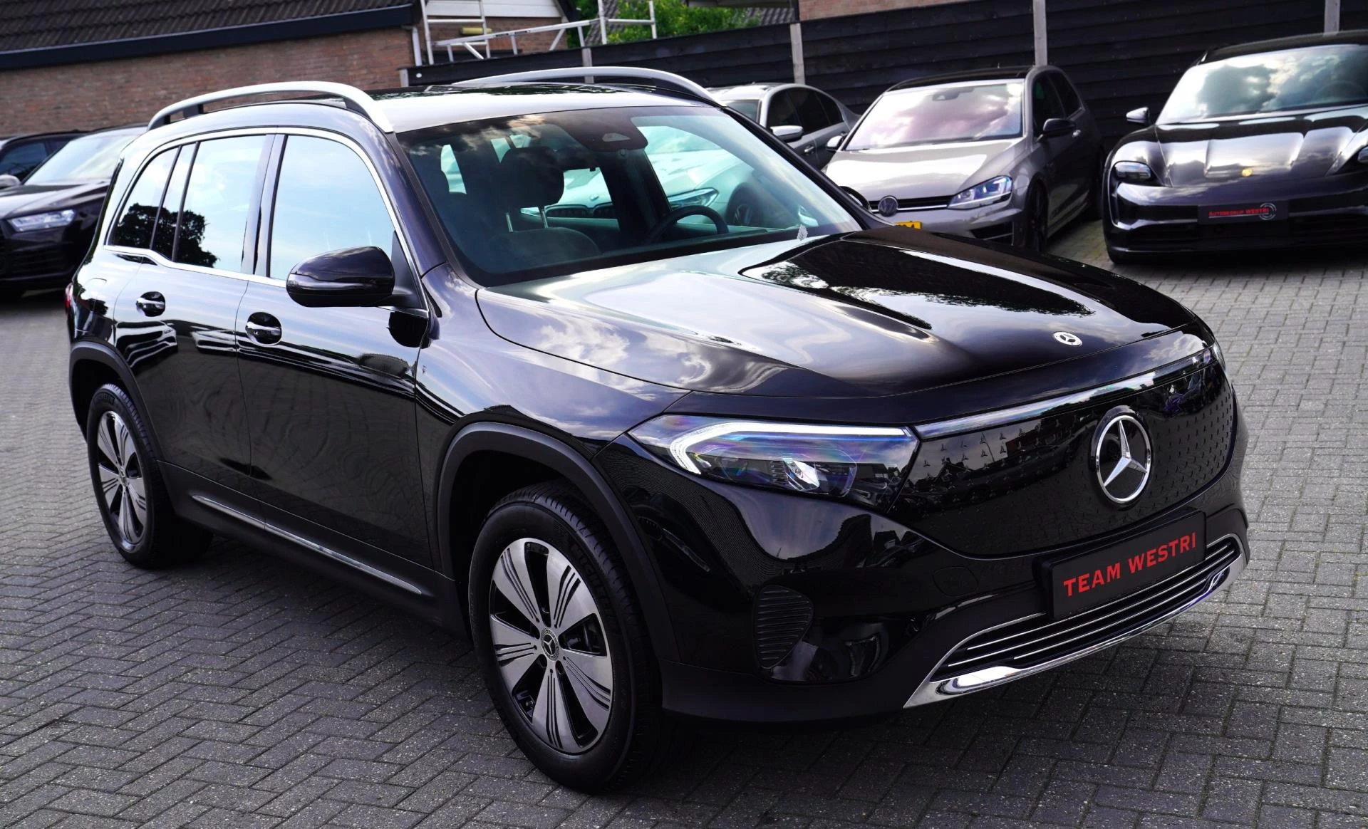 Hoofdafbeelding Mercedes-Benz EQB