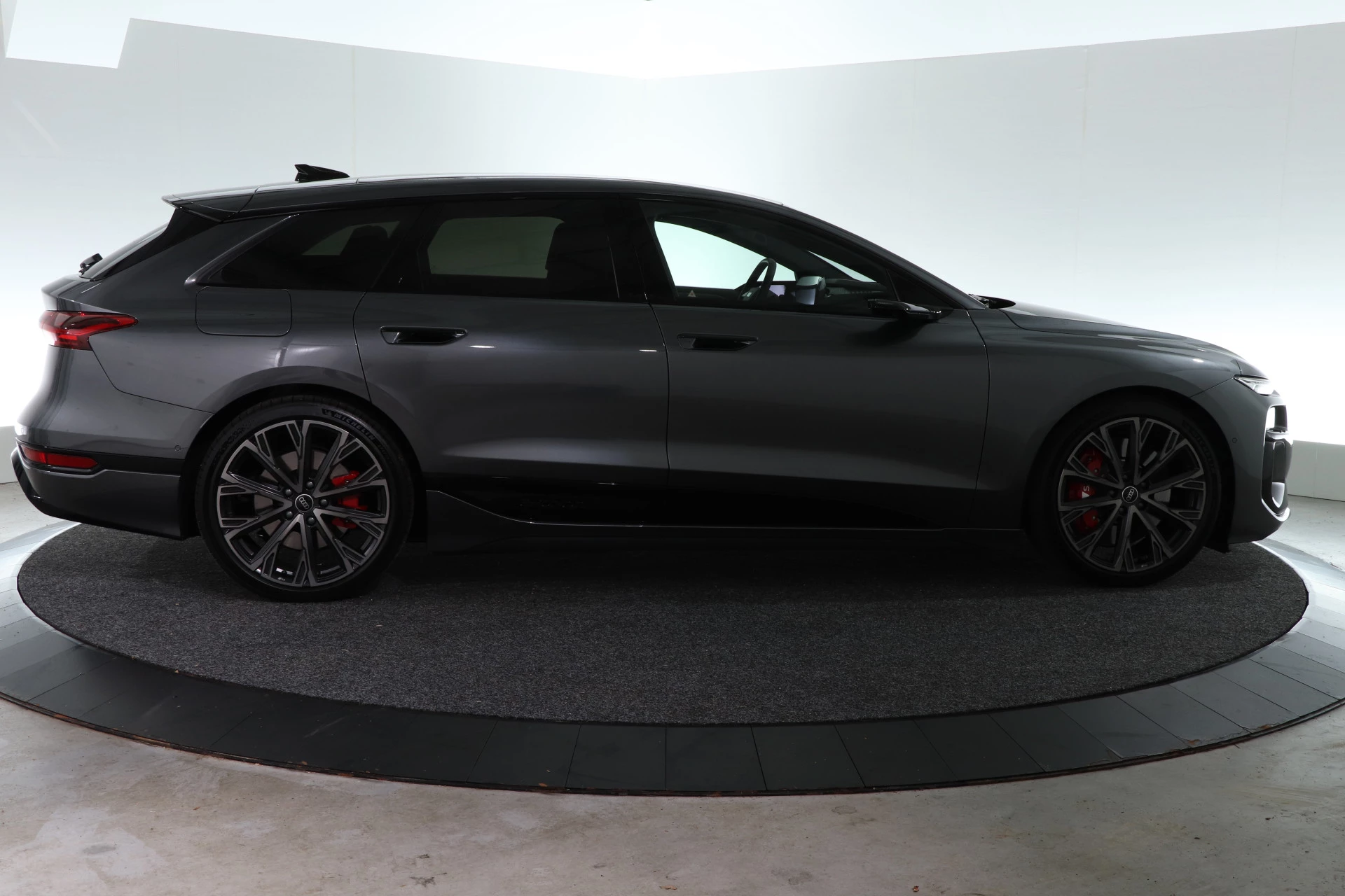 Hoofdafbeelding Audi A6 Avant e-tron