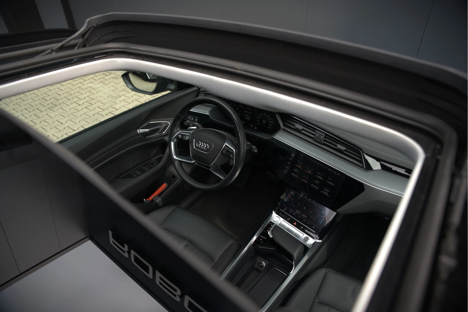 Hoofdafbeelding Audi e-tron