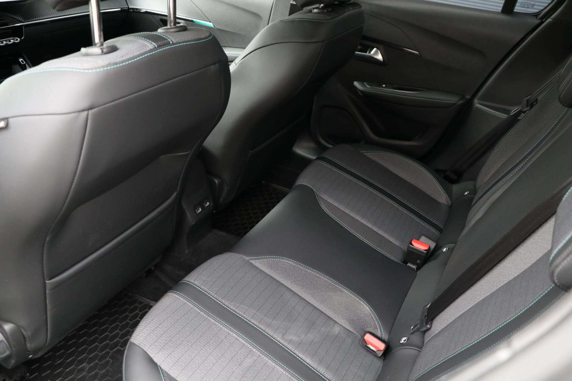 Hoofdafbeelding Peugeot e-208