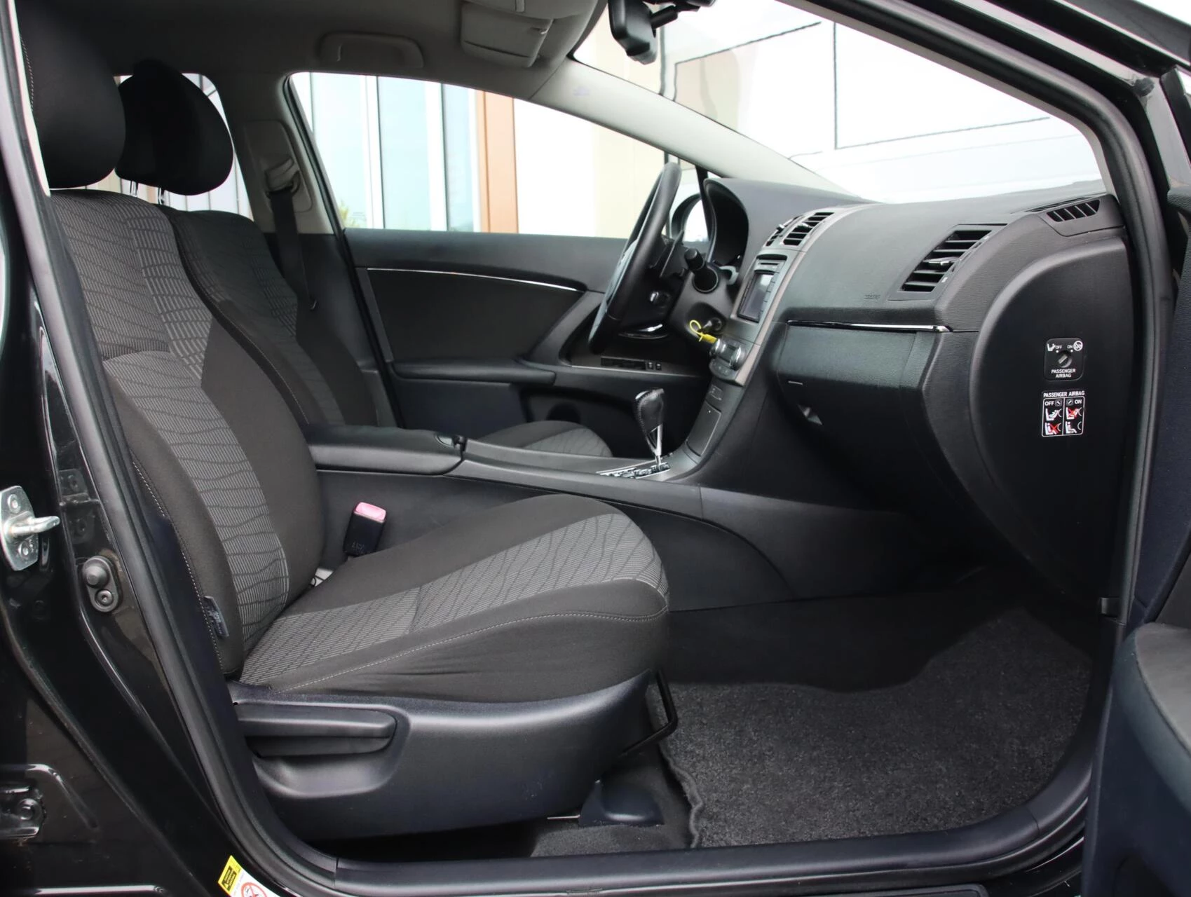 Hoofdafbeelding Toyota Avensis