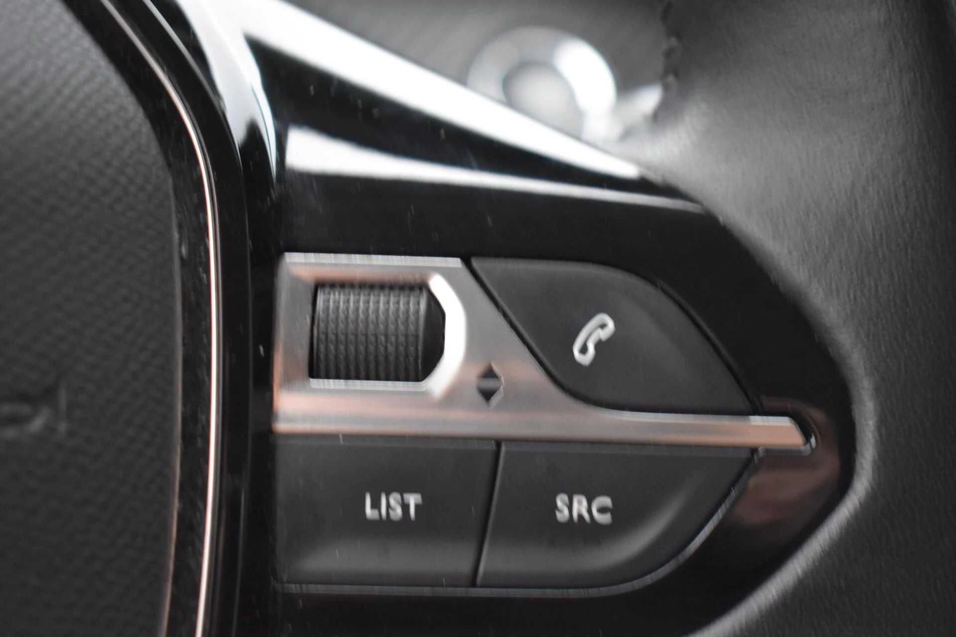 Hoofdafbeelding Peugeot e-208