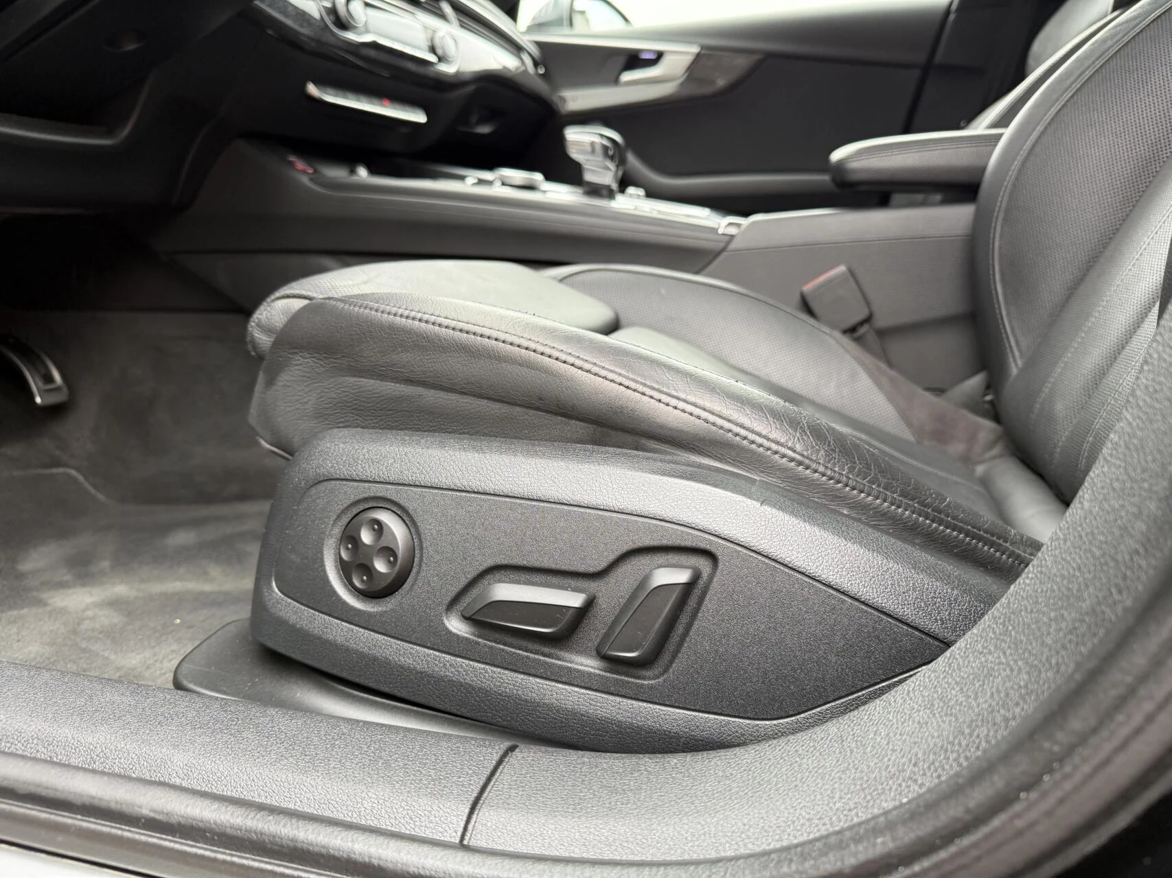 Hoofdafbeelding Audi S4