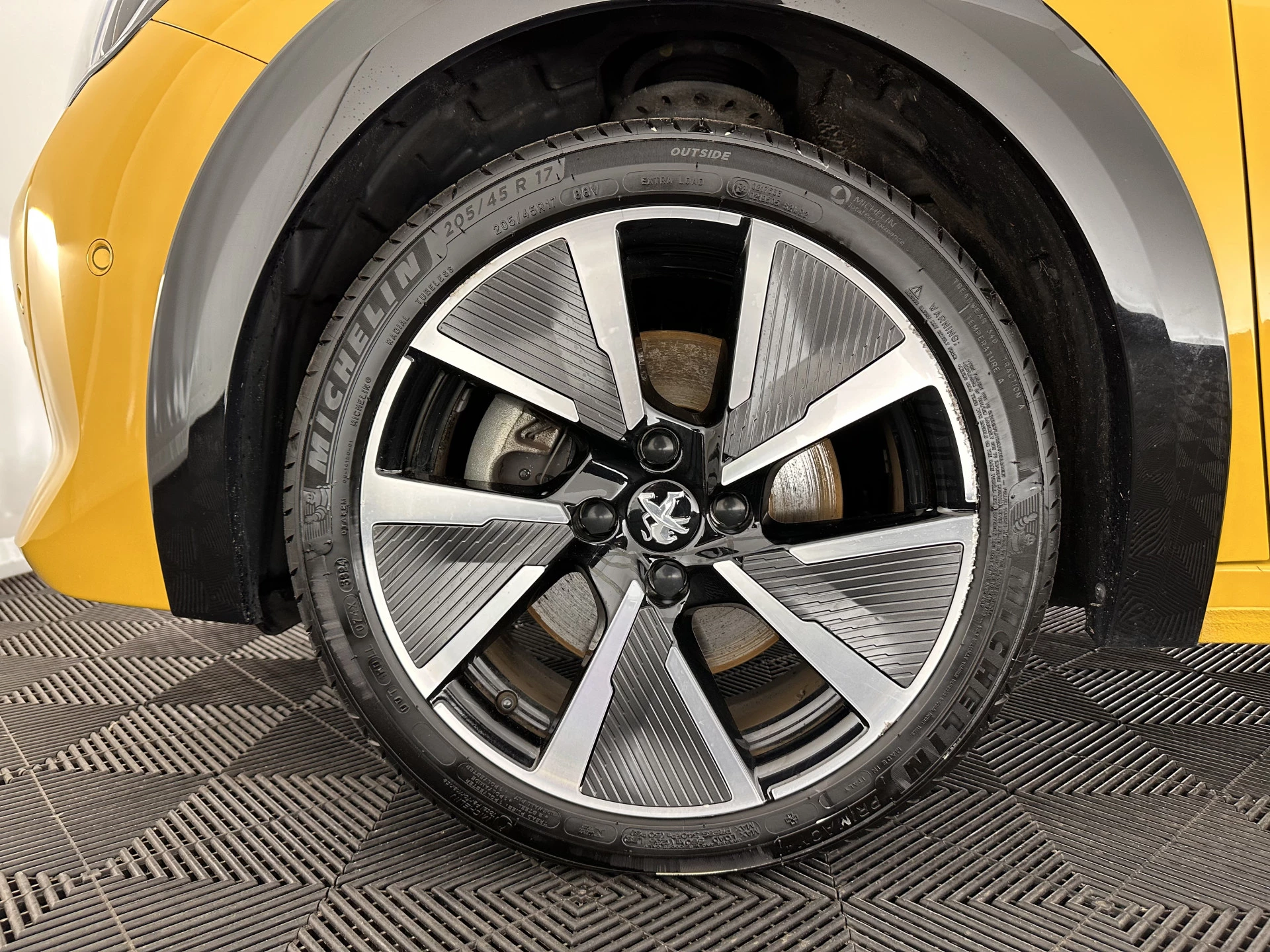 Hoofdafbeelding Peugeot e-208