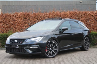 Hoofdafbeelding SEAT Leon SEAT Leon ST 2.0 TSI CUPRA 300 4DRIVE | Panoramdak | Schaalstoelen | Virtual dashboard | Beats by DRE | Lane assist | Adaptive cru