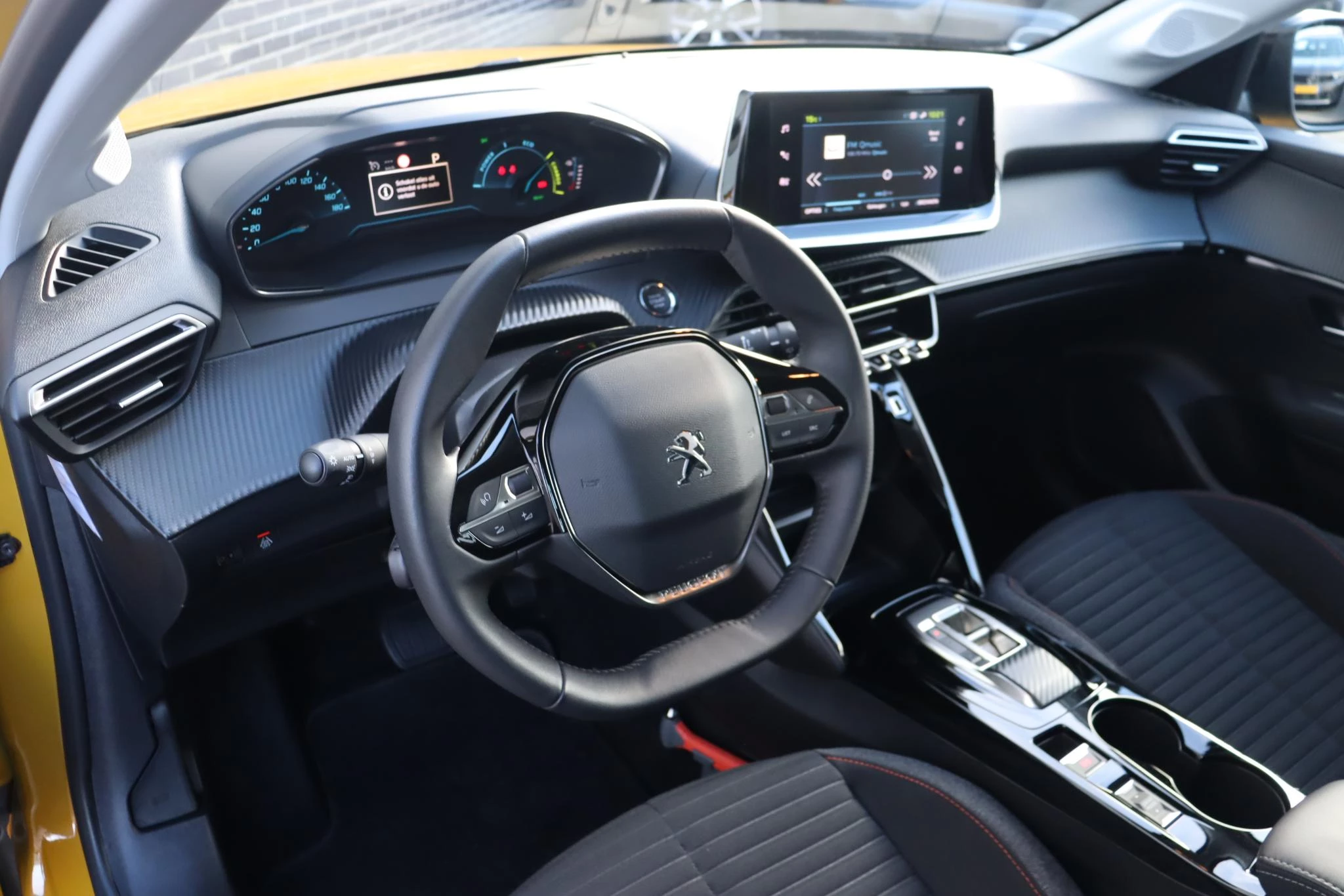 Hoofdafbeelding Peugeot e-208