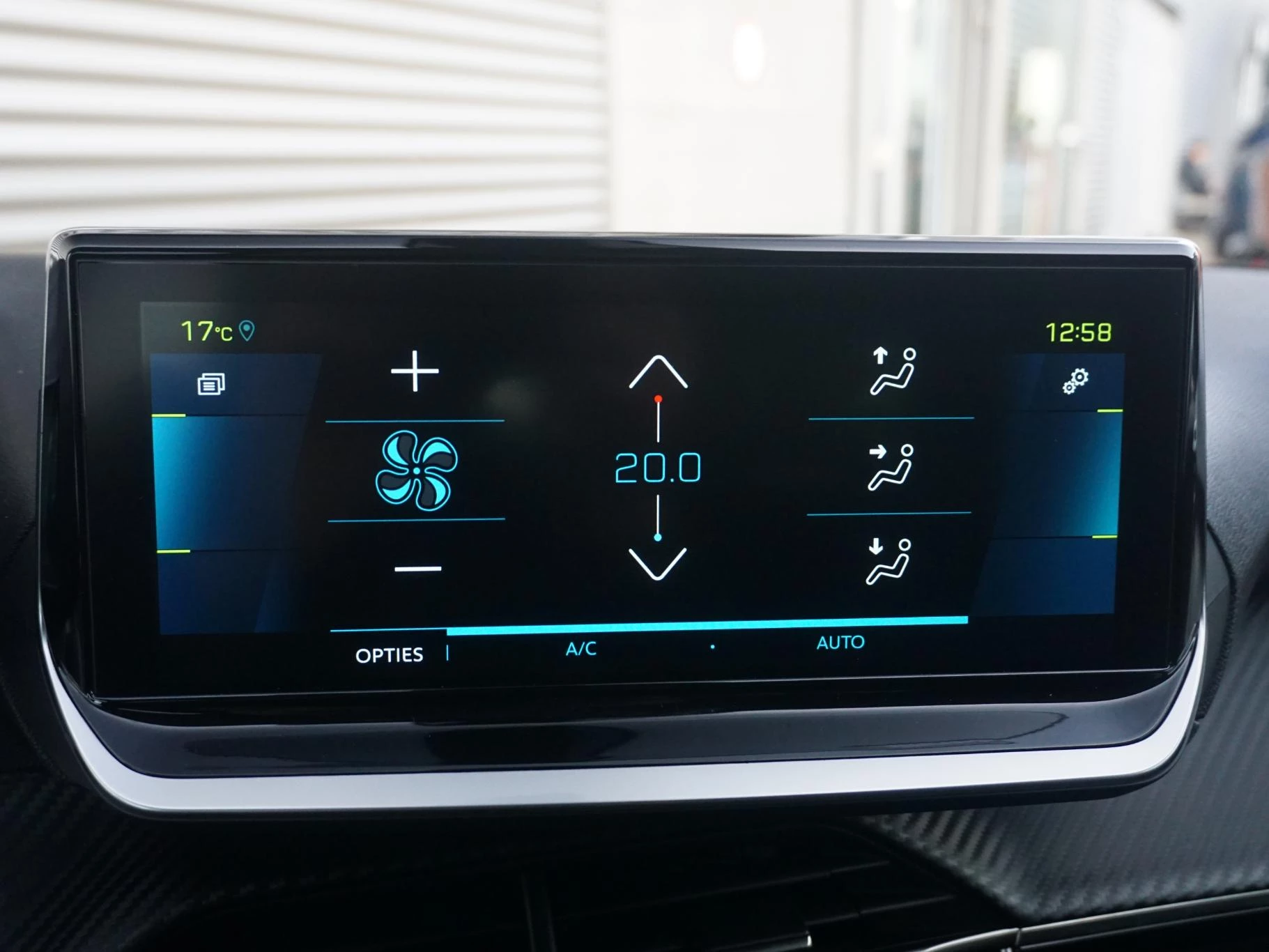 Hoofdafbeelding Peugeot e-208