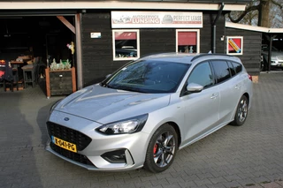Hoofdafbeelding Ford Focus Ford Focus 1.5 Ecoboost 150PK Automaat ST Line X Business