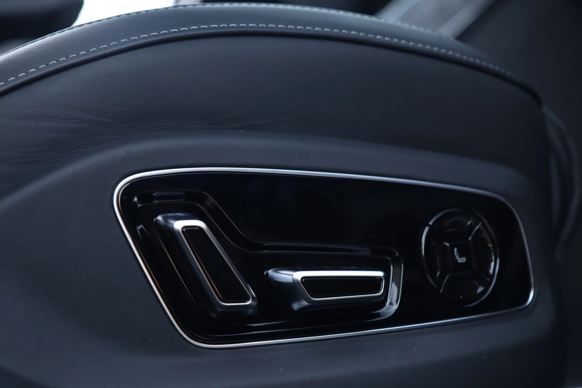 Hoofdafbeelding Audi A8