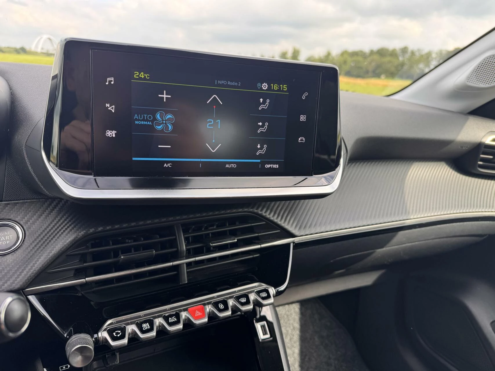Hoofdafbeelding Peugeot e-208