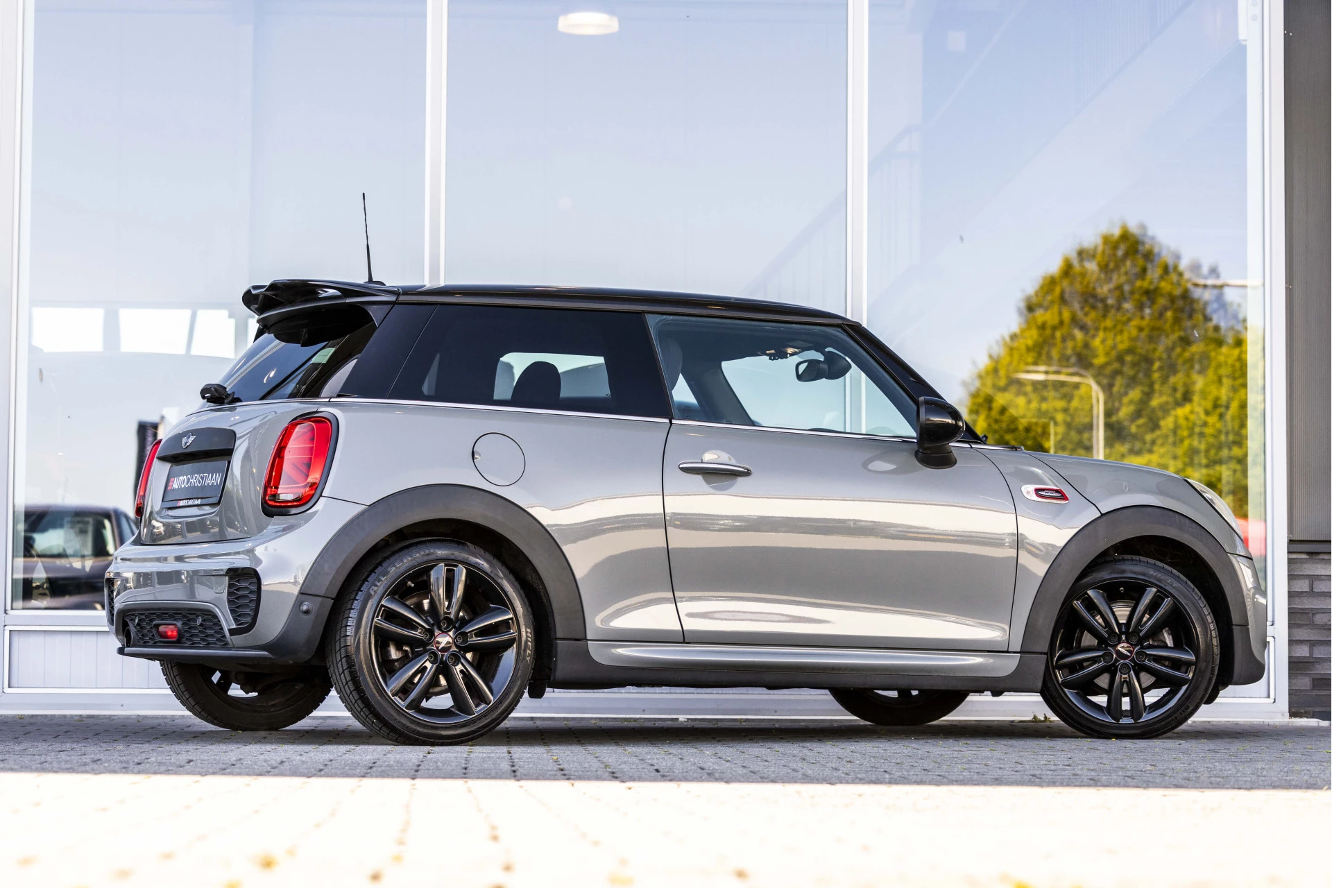 Hoofdafbeelding MINI One