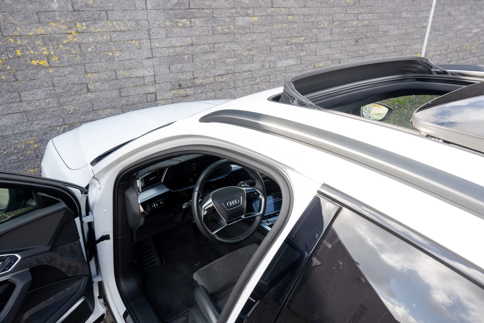 Hoofdafbeelding Audi e-tron