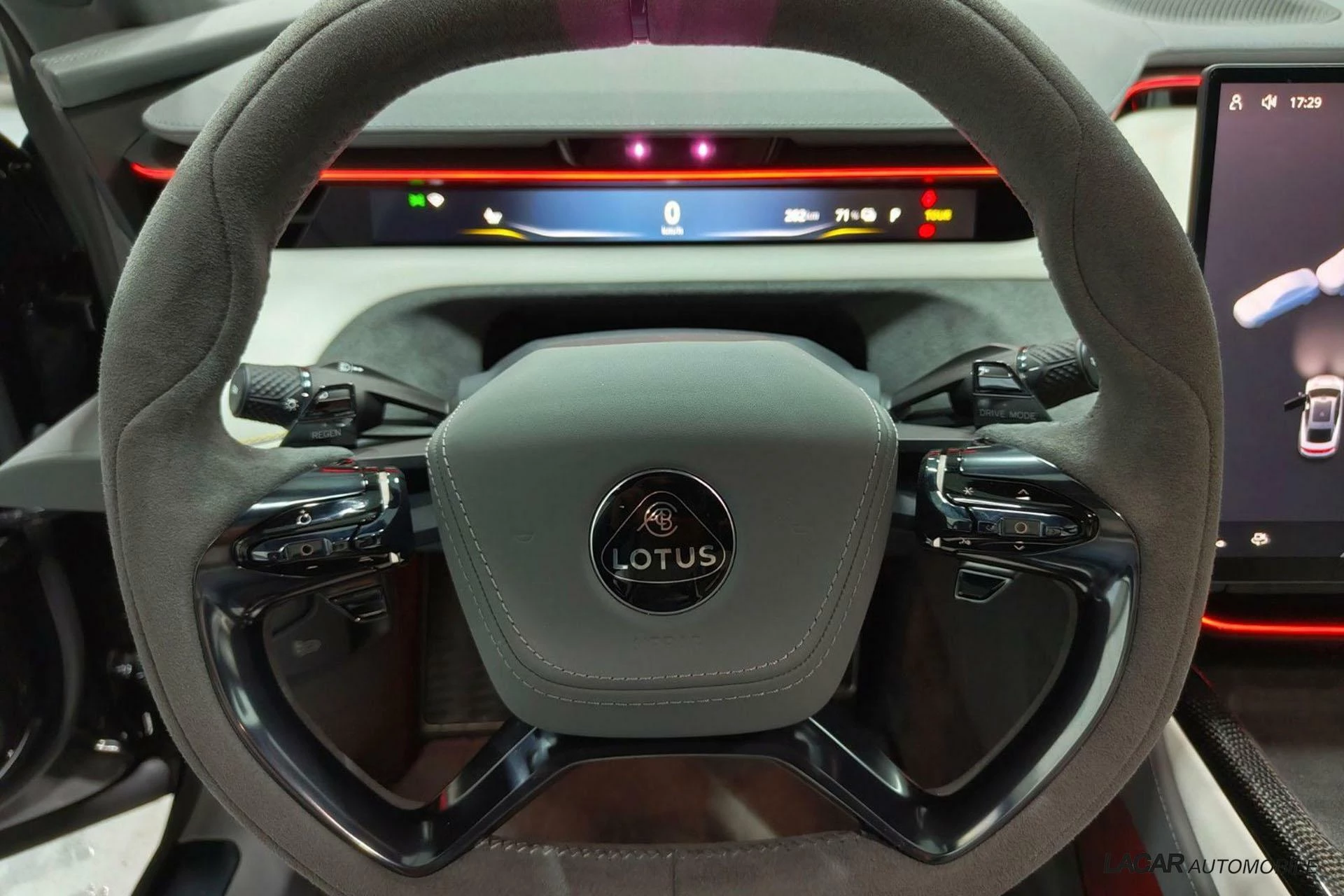 Hoofdafbeelding Lotus Emeya