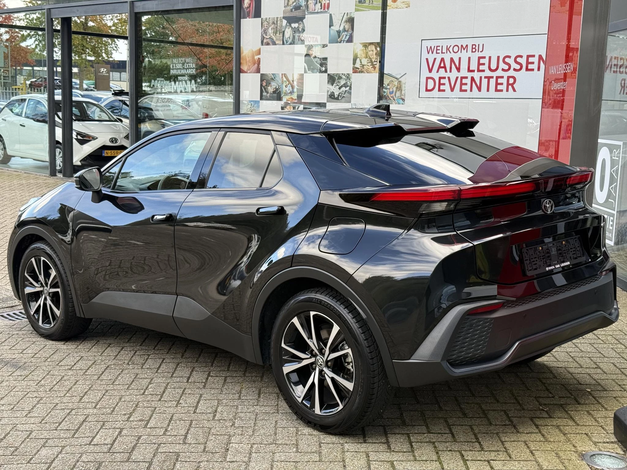Hoofdafbeelding Toyota C-HR
